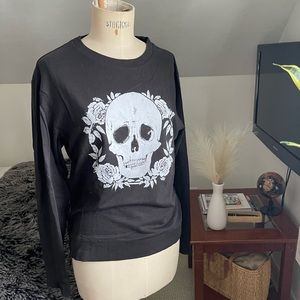 Divided skeleton sweatshirt color washed black size Medium